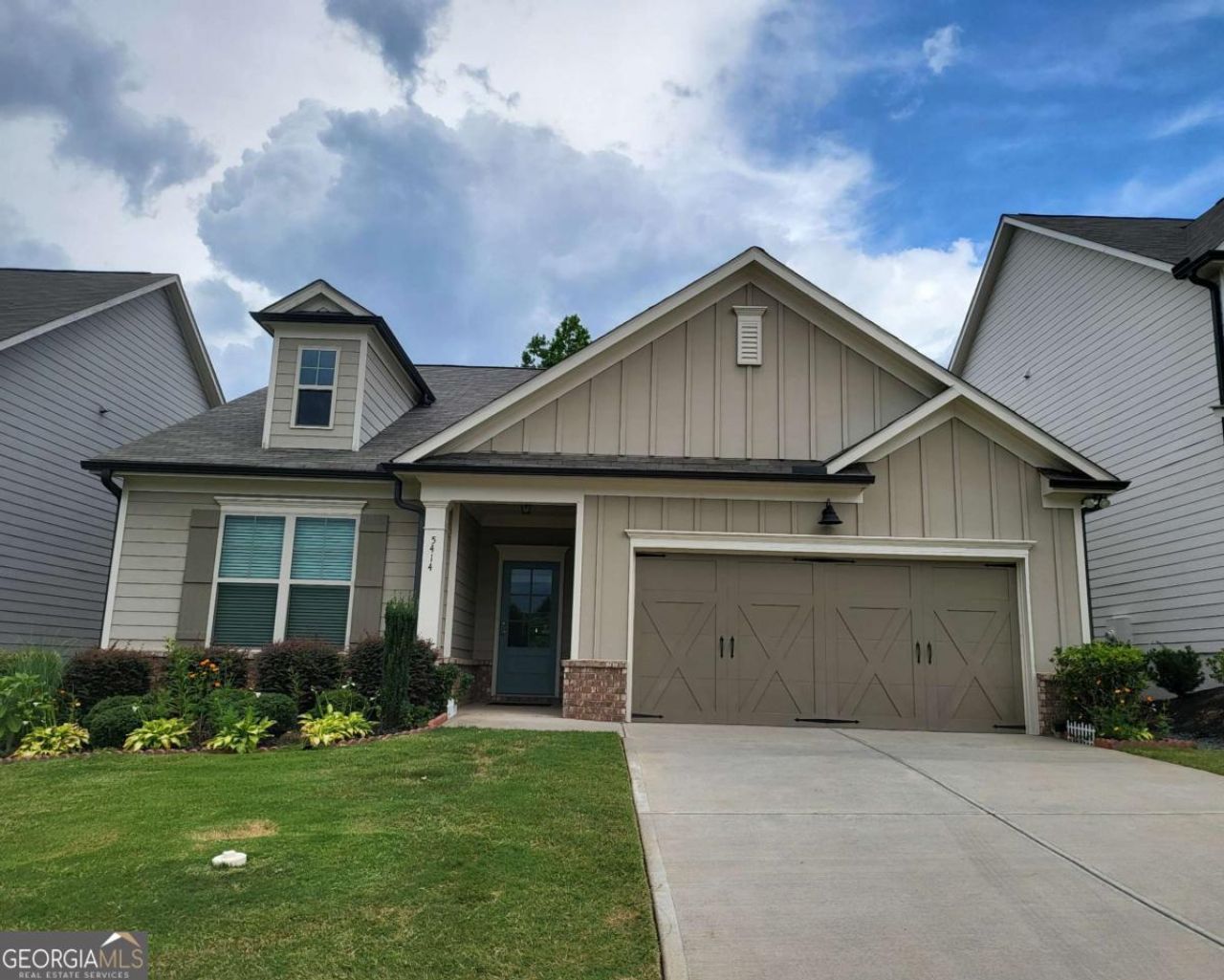 5414 Town Square Way, Flowery Branch, GA 30542 Main Photo