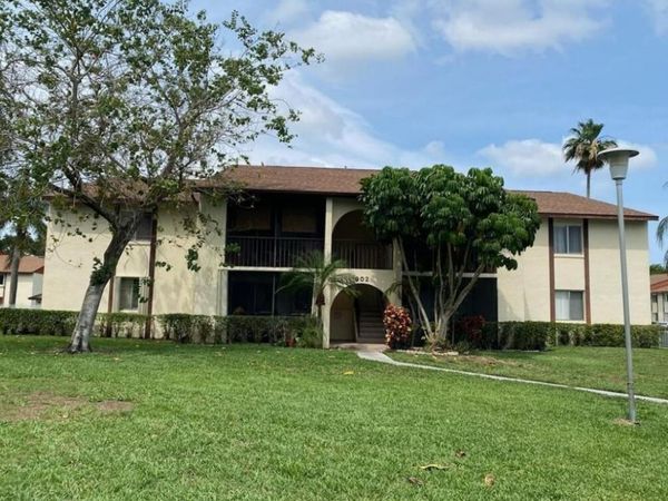 4999 Sable Pine Circle, Unit D2, West Palm Beach, FL 33417