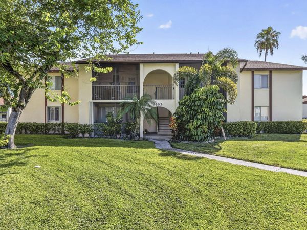 4999 Sable Pine Circle, Unit D2, West Palm Beach, FL 33417