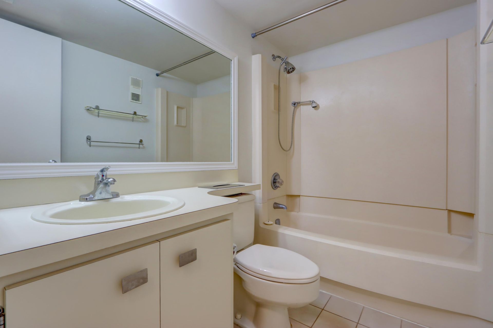 5800 Camino Del Sol, Unit Apt 103, Boca Raton, FL 33433 Photo