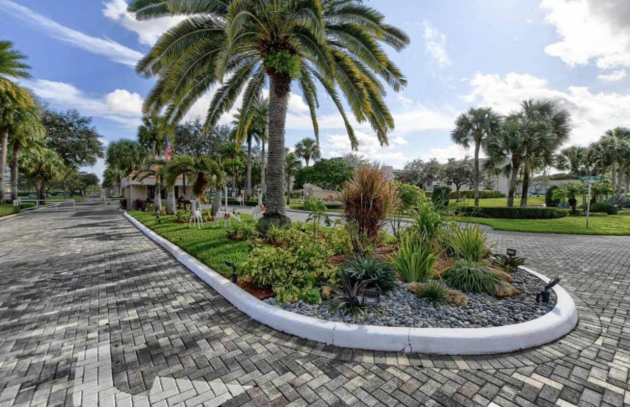 5800 Camino Del Sol, Unit Apt 103, Boca Raton, FL 33433 Photo