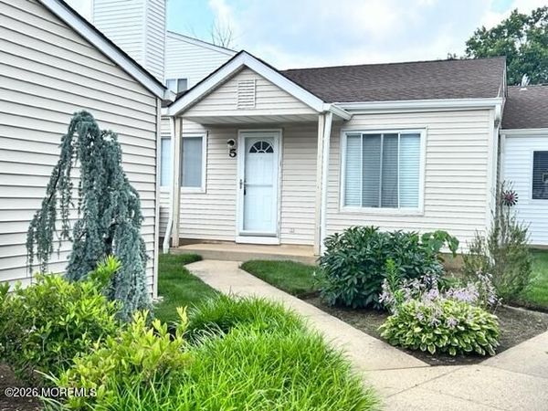 5 Inwood Terrace, Unit 5, Freehold, NJ 07728