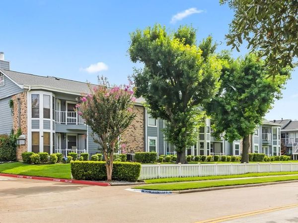 630 W Canty Street , Unit B3, Dallas, TX 75208