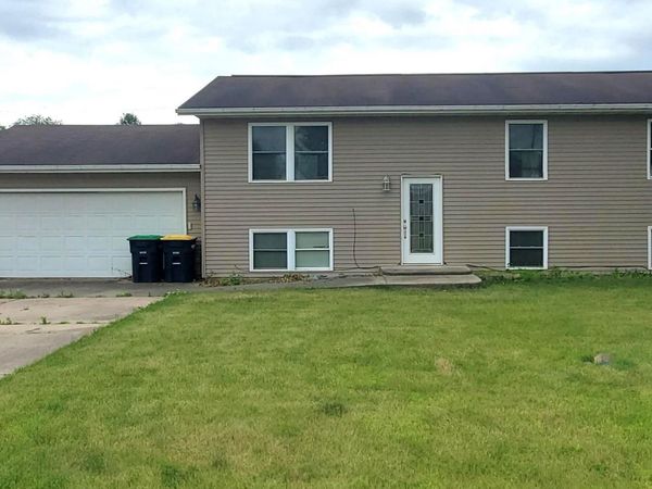 411 Kennedy Drive, Wapello, IA 52653
