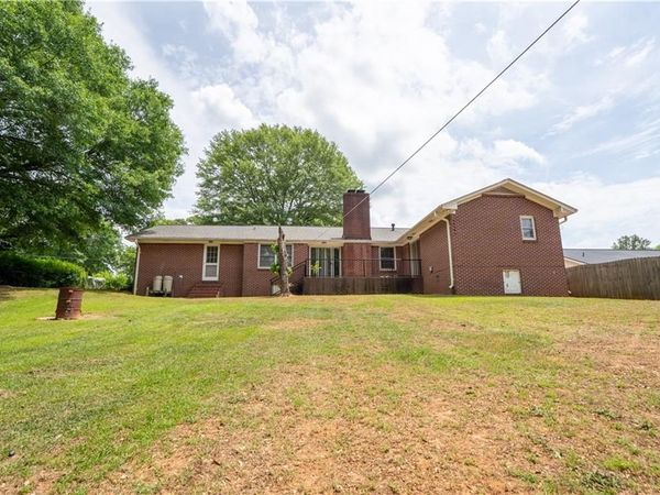 1334 Sherri Lane , Sugar Hill, GA 30518