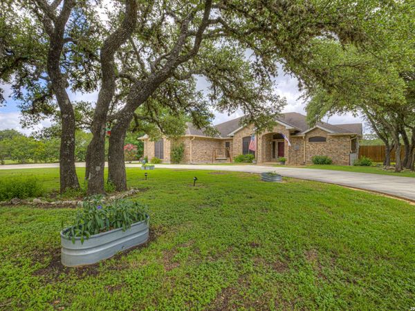 8472 ROLLING ACRES TRL, Fair Oaks Ranch, TX 78015