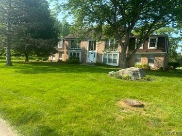 100 Carriage Dr Drive, Unit 7, Orchard Park, NY 14127