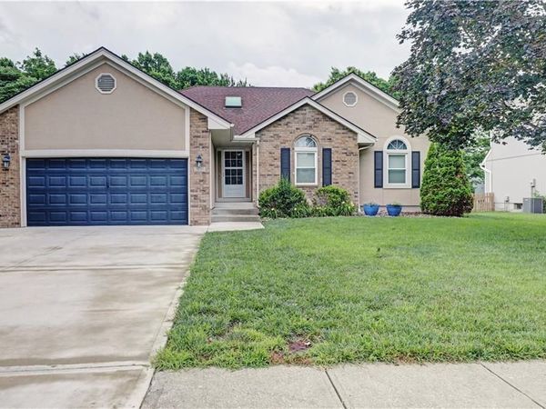 205 SE Breon Bay Street, Lee's Summit, MO 64063