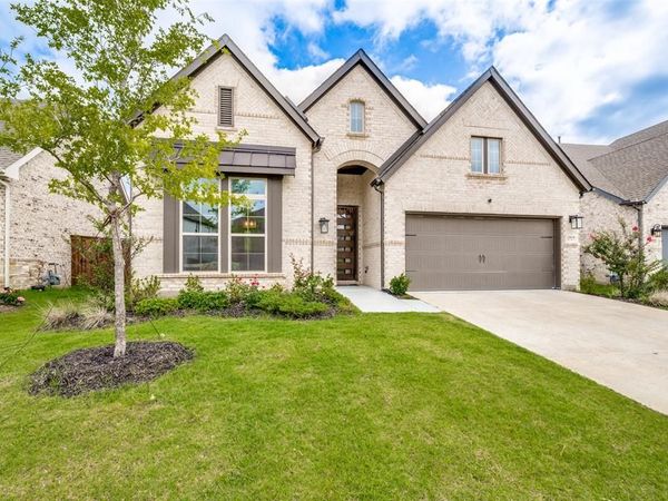 1717 Buttercup Avenue , Aubrey, TX 76227