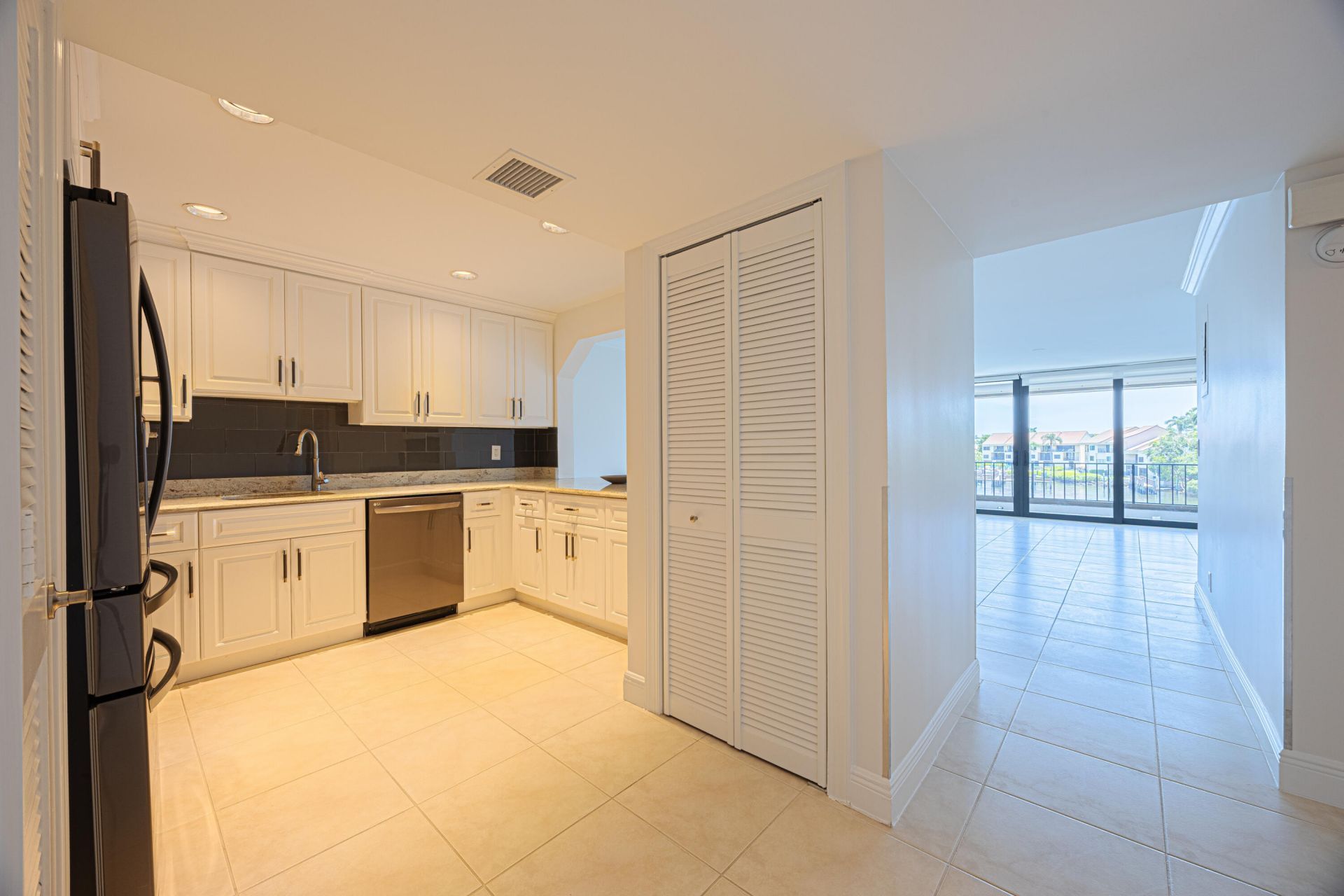 801 Palm Trail, Unit 9, Delray Beach, FL 33483 Photo