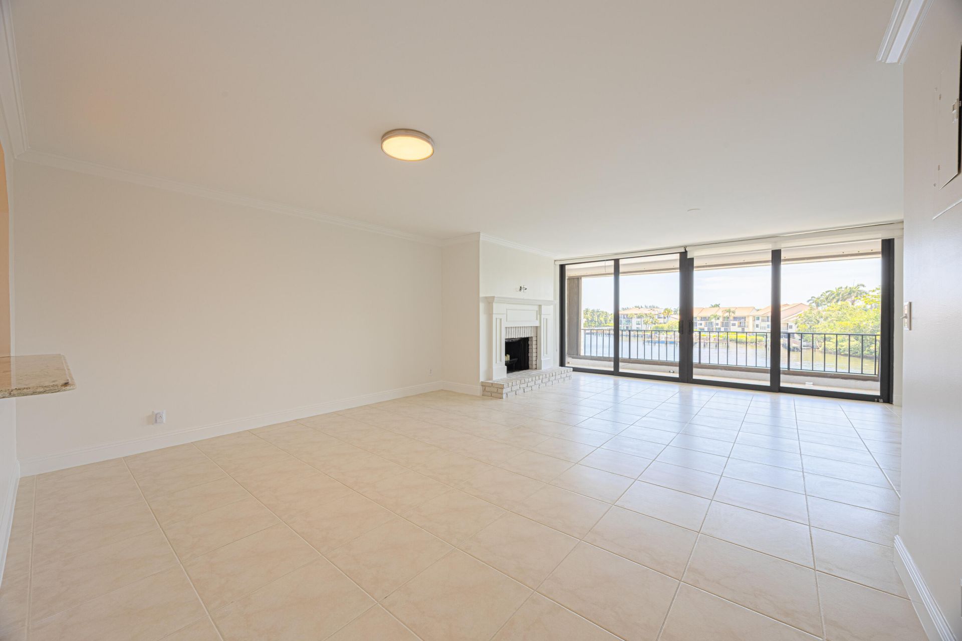 801 Palm Trail, Unit 9, Delray Beach, FL 33483 Photo