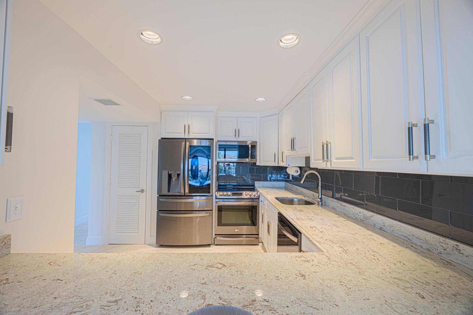 801 Palm Trail, Unit 9, Delray Beach, FL 33483 Photo