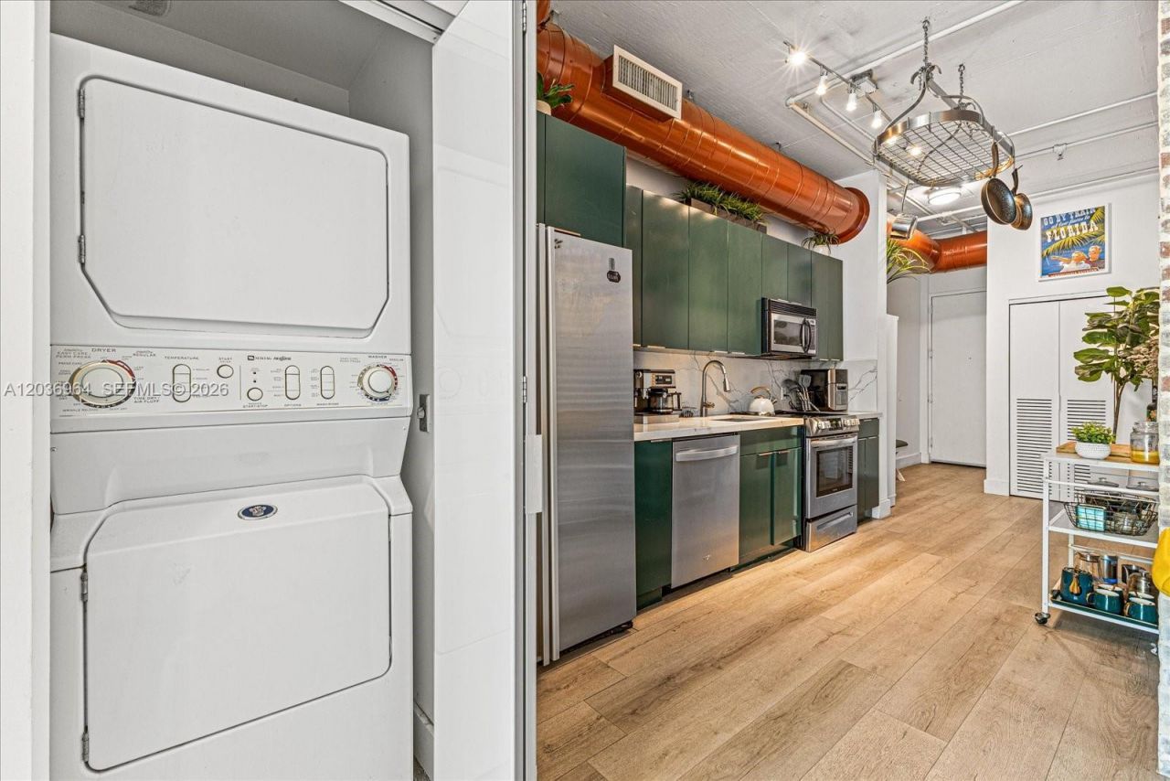 1700 Meridian Ave, Unit 203, Miami Beach, FL 33139 Photo