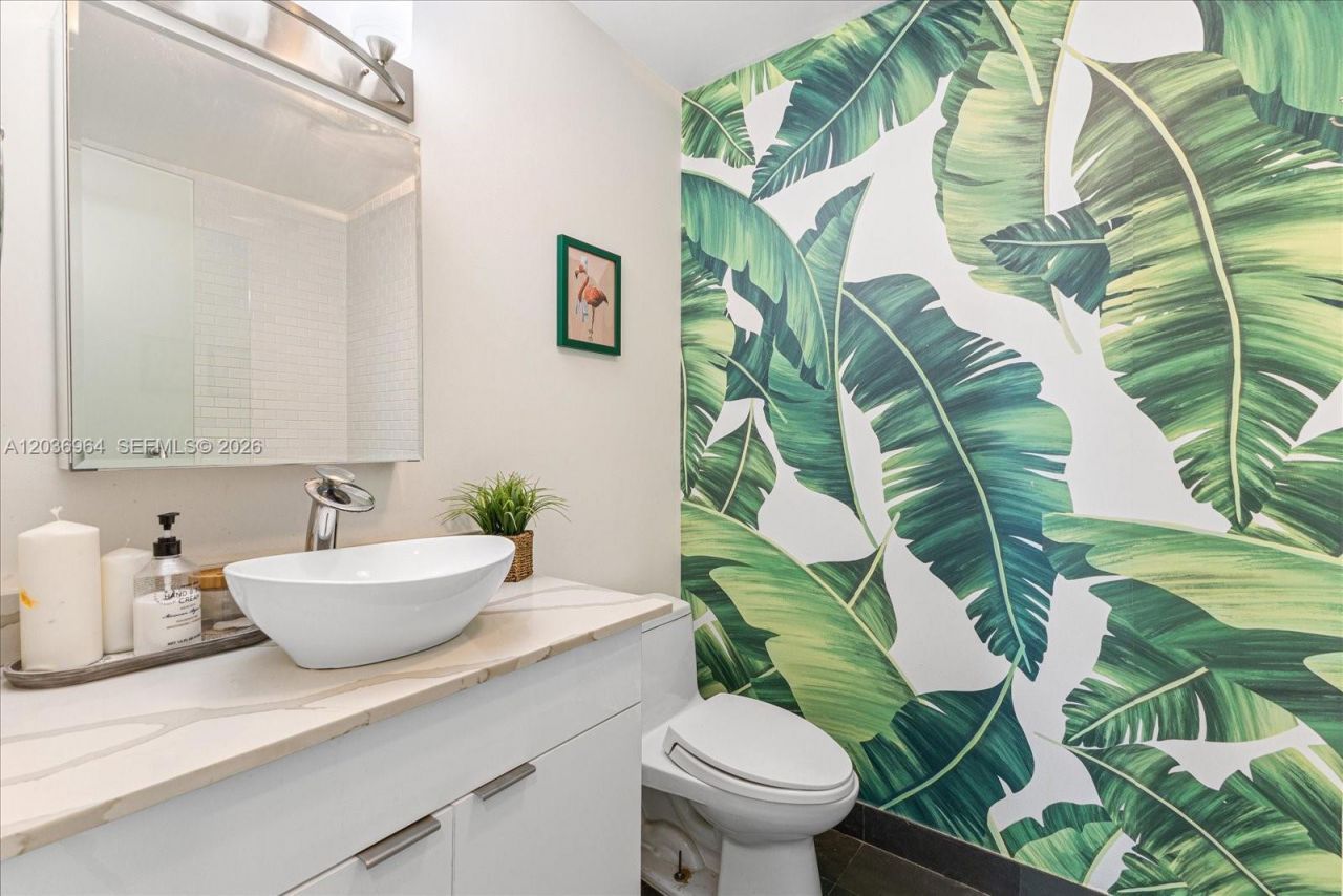 1700 Meridian Ave, Unit 203, Miami Beach, FL 33139 Photo