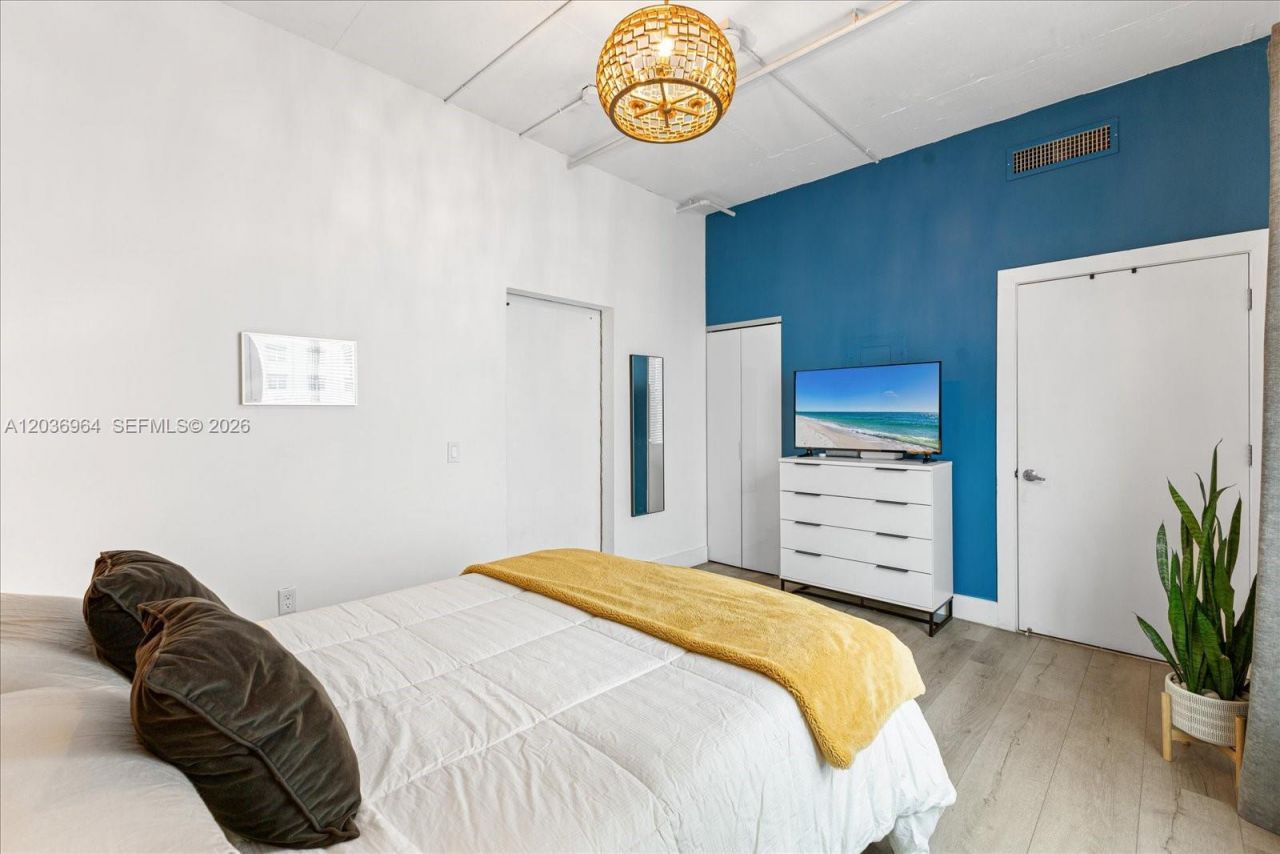 1700 Meridian Ave, Unit 203, Miami Beach, FL 33139 Photo