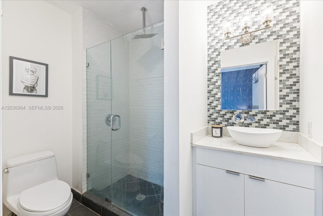 1700 Meridian Ave, Unit 203, Miami Beach, FL 33139 Photo