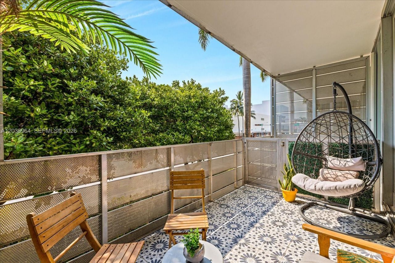1700 Meridian Ave, Unit 203, Miami Beach, FL 33139 Photo