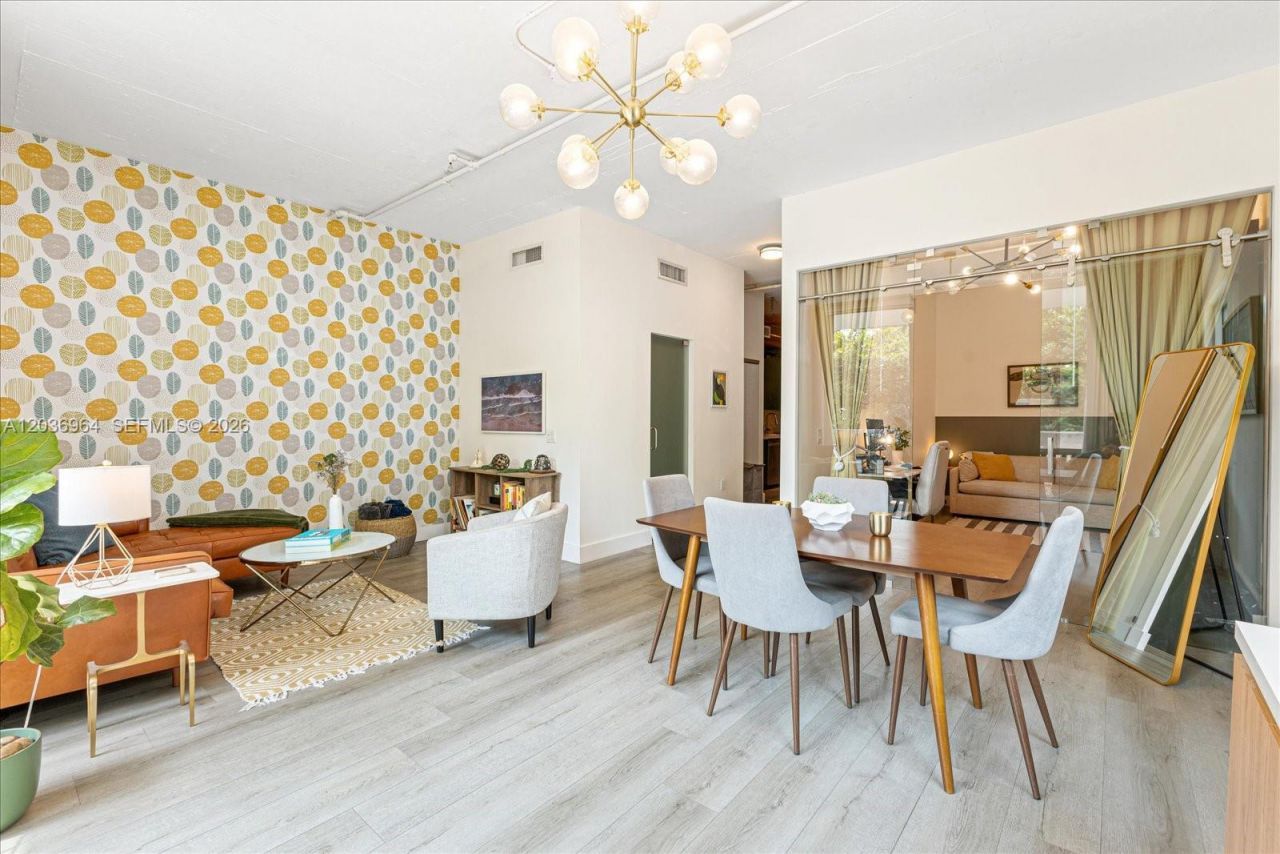 1700 Meridian Ave, Unit 203, Miami Beach, FL 33139 Photo