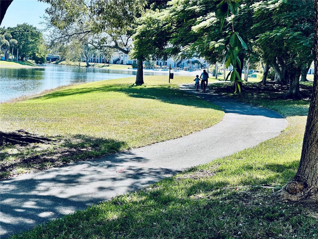 9703 Hammocks Blvd , Unit 108, Miami, FL 33196 Photo