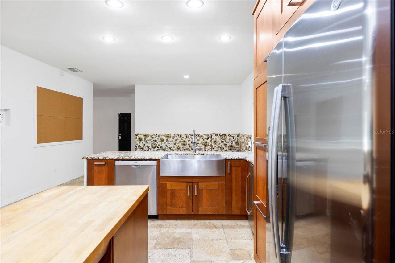 181 N Smokey Mountain Road, Seffner, FL 33584 Photo