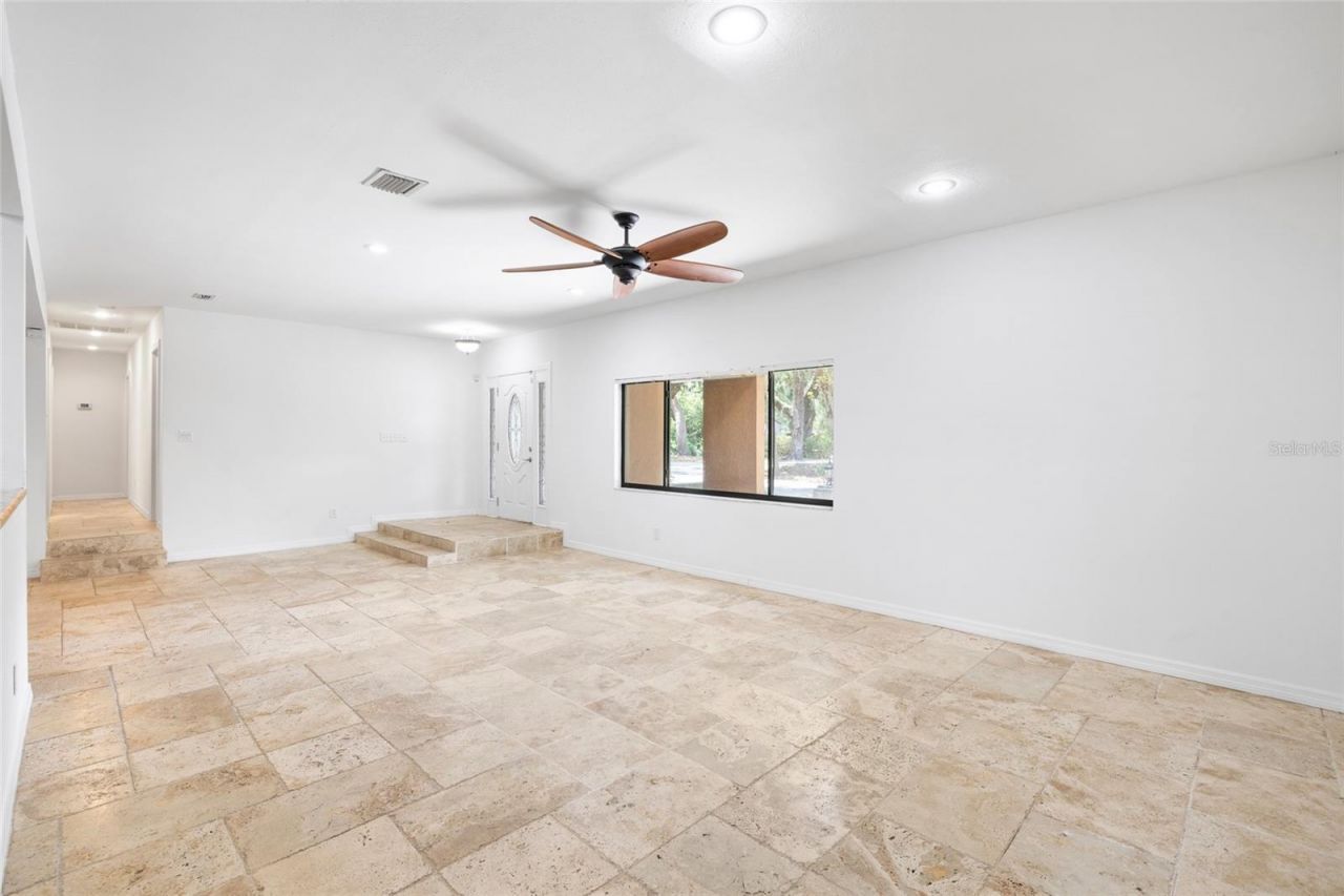 181 N Smokey Mountain Road, Seffner, FL 33584 Photo