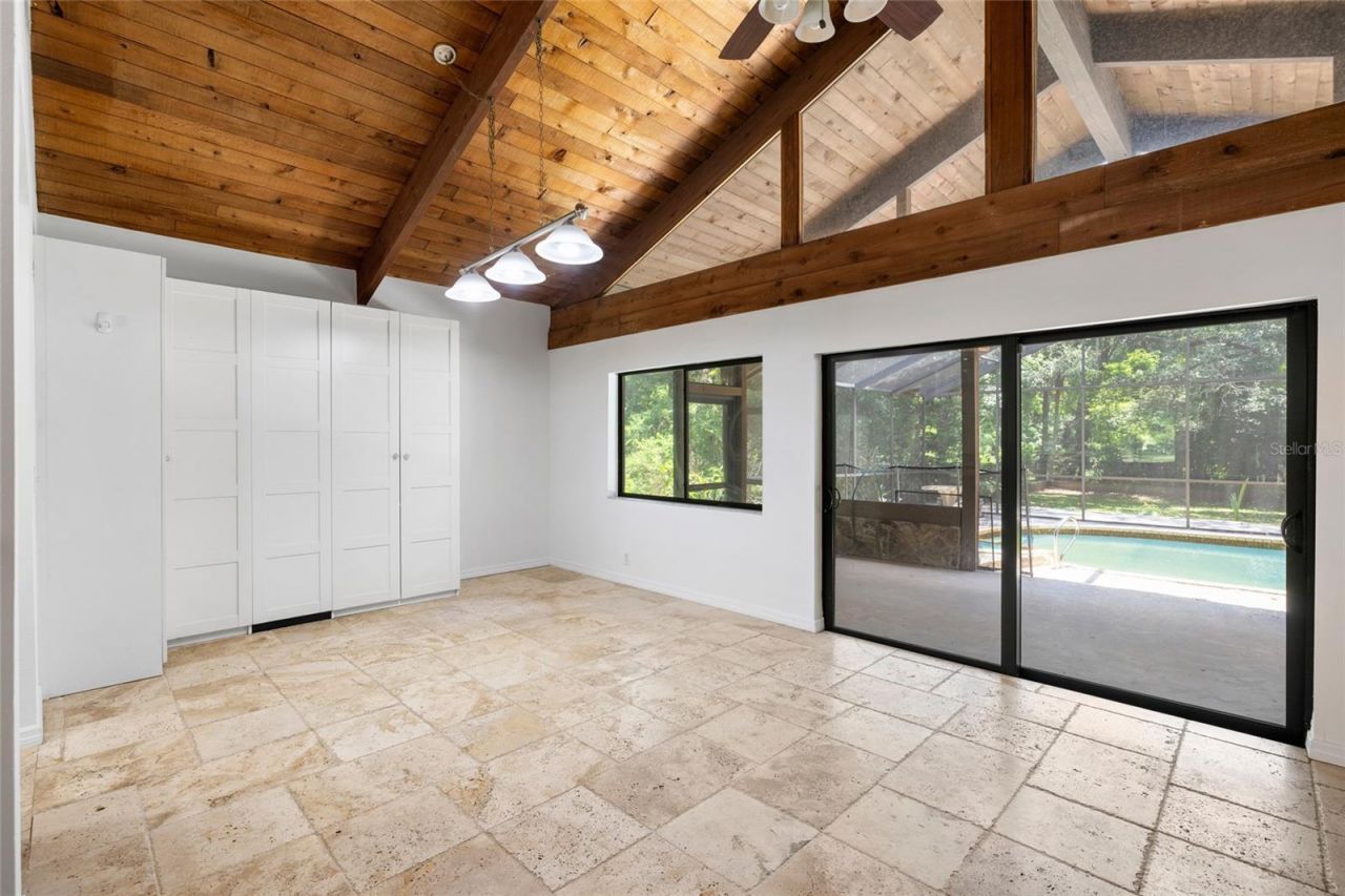 181 N Smokey Mountain Road, Seffner, FL 33584 Photo