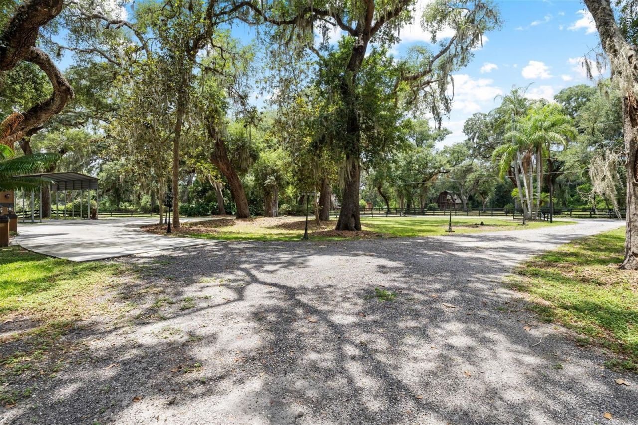 181 N Smokey Mountain Road, Seffner, FL 33584 Photo