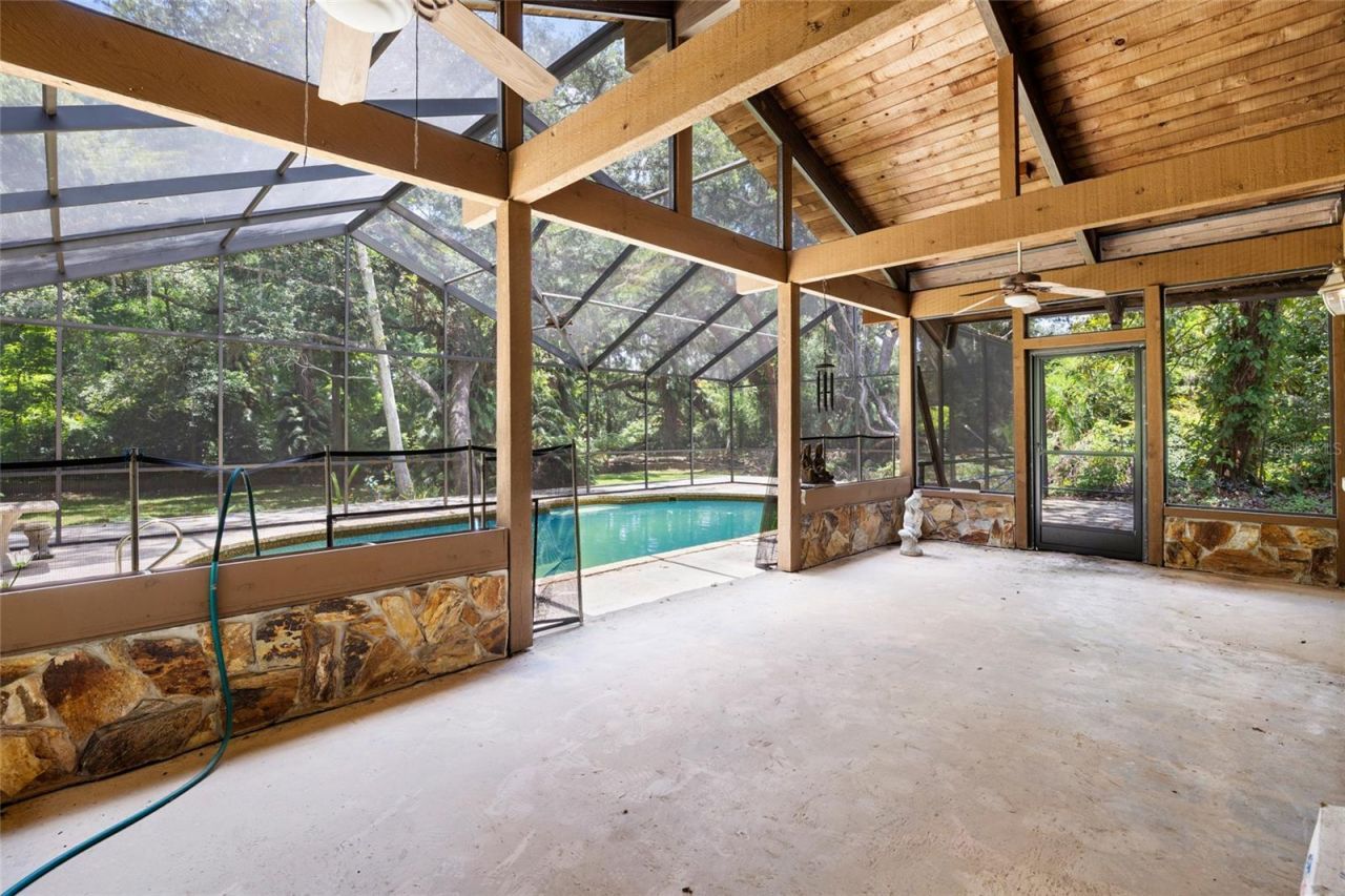181 N Smokey Mountain Road, Seffner, FL 33584 Photo