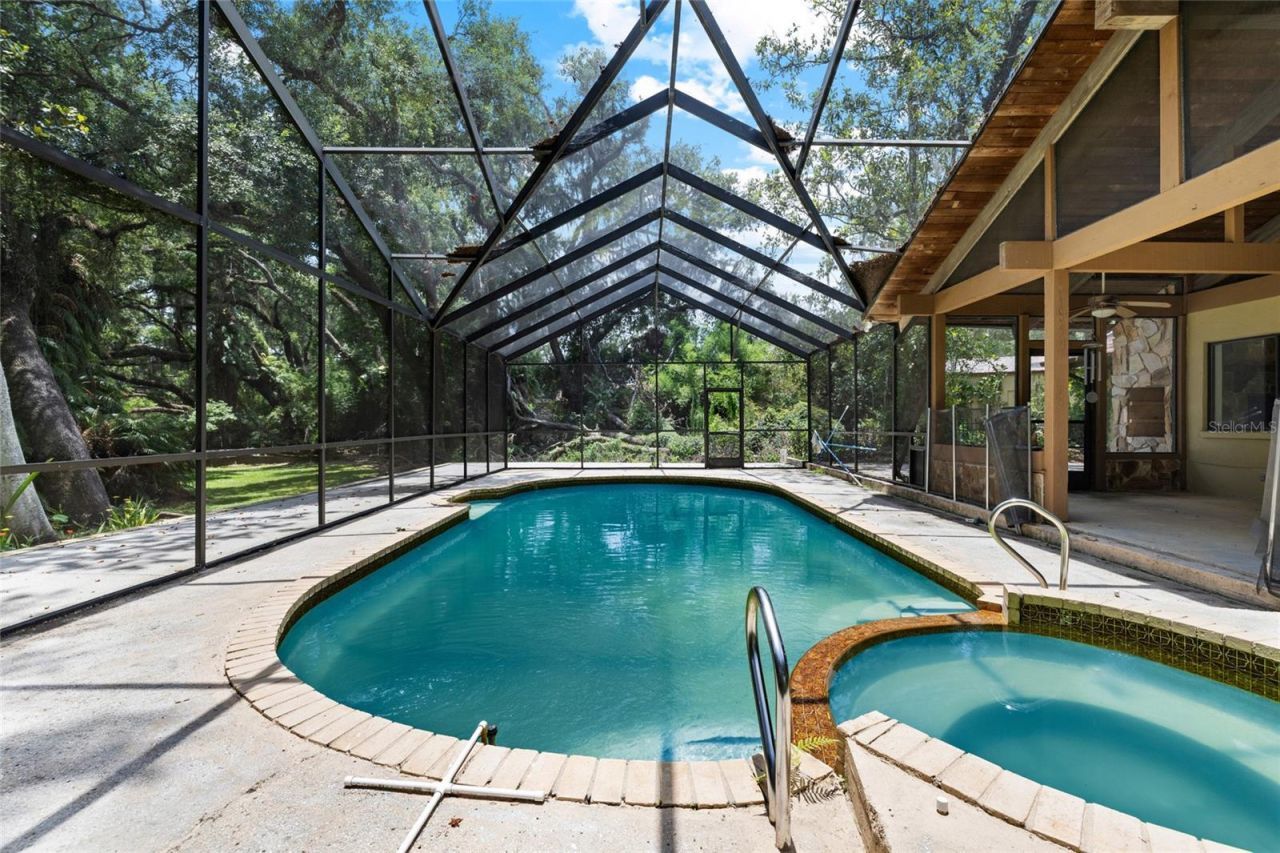 181 N Smokey Mountain Road, Seffner, FL 33584 Photo