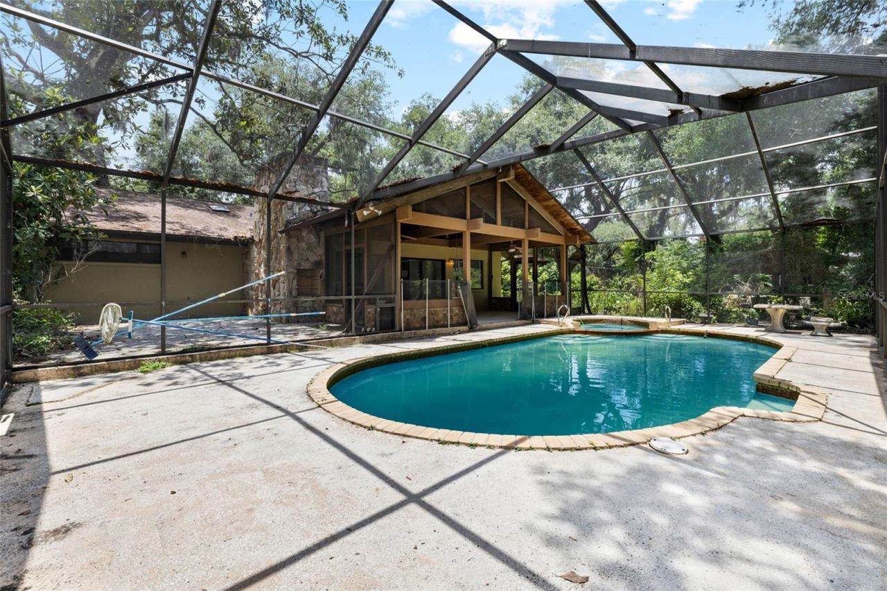 181 N Smokey Mountain Road, Seffner, FL 33584 Photo