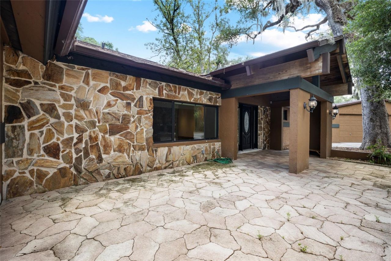 181 N Smokey Mountain Road, Seffner, FL 33584 Photo