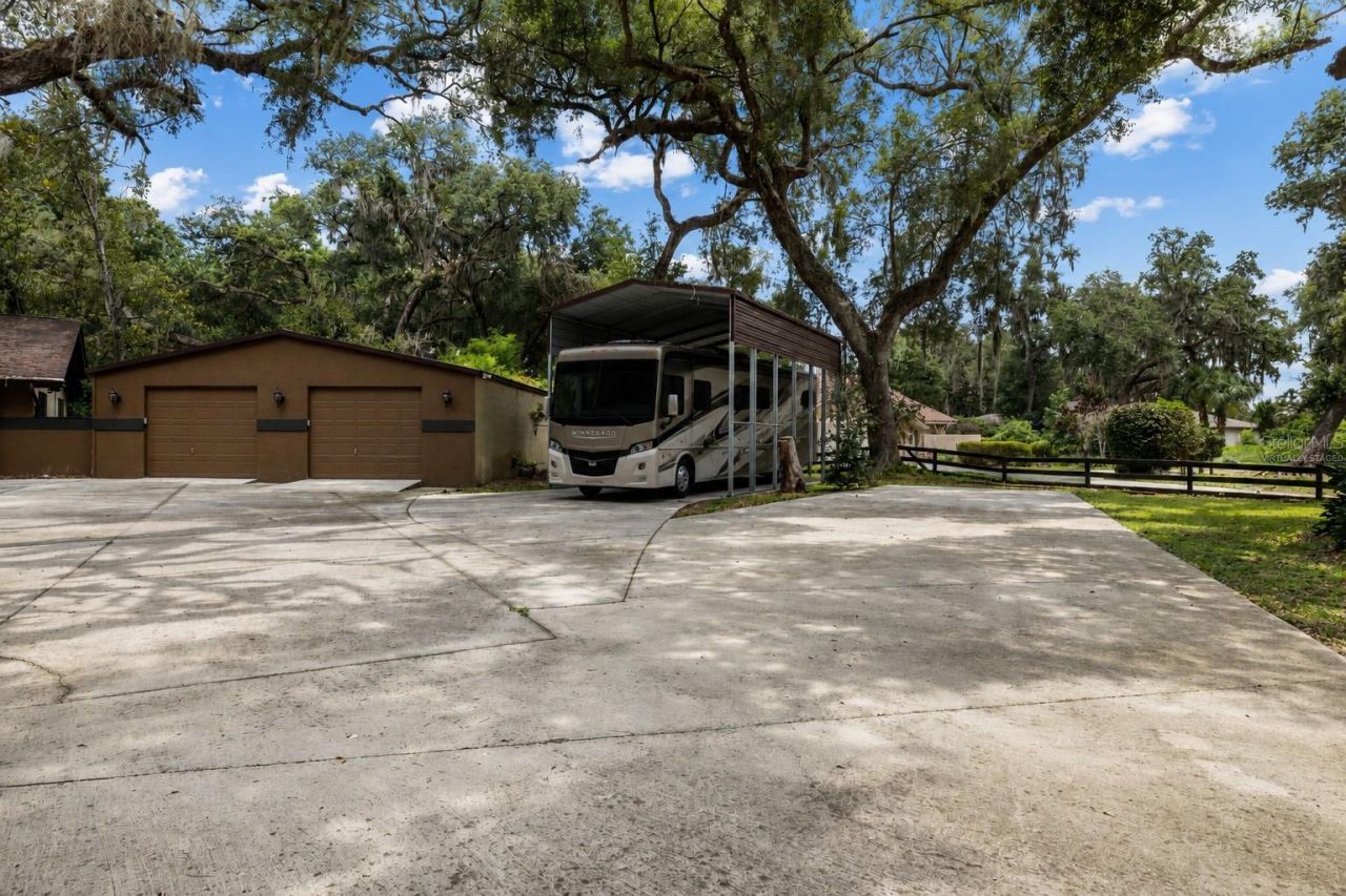 181 N Smokey Mountain Road, Seffner, FL 33584 Photo
