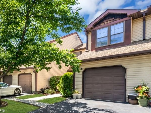 107 Bayberry Dr, Franklin, NJ 08873