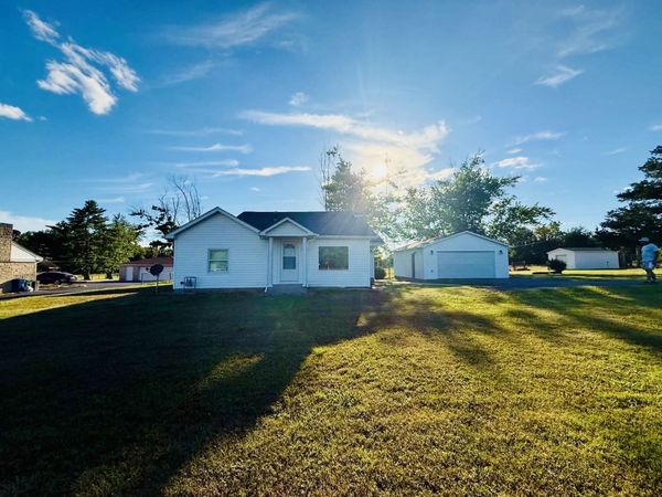 17695 Route 37 Highway , Johnston City, IL 62951