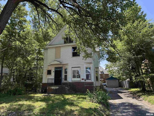 724 E BEHRENDS Avenue, Peoria, IL 61603