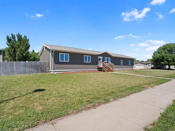 1506 Brandon Drive, Vermillion, SD 57069