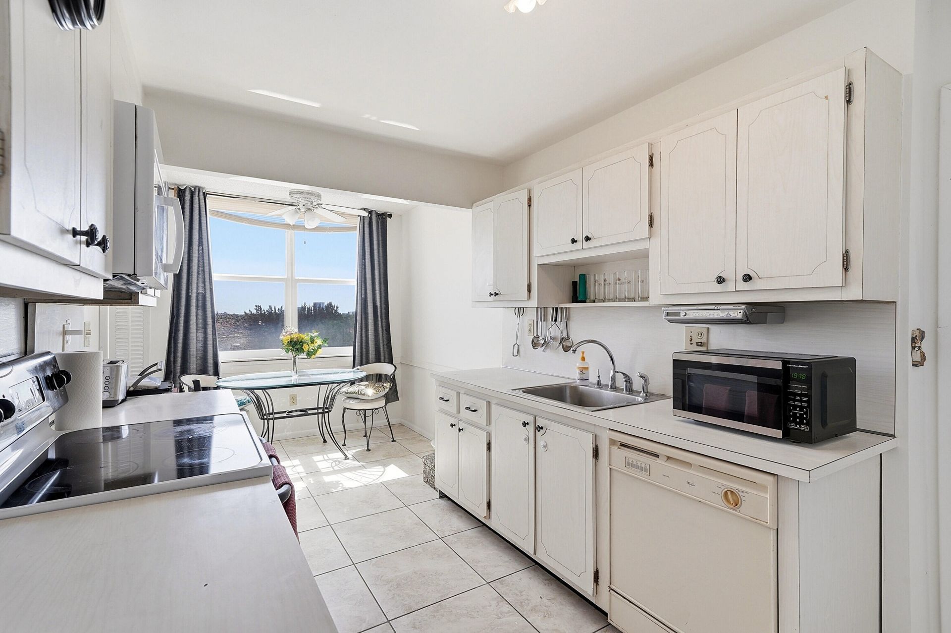 1401 S Ocean Drive, Unit 704, Hollywood, FL 33019 Photo
