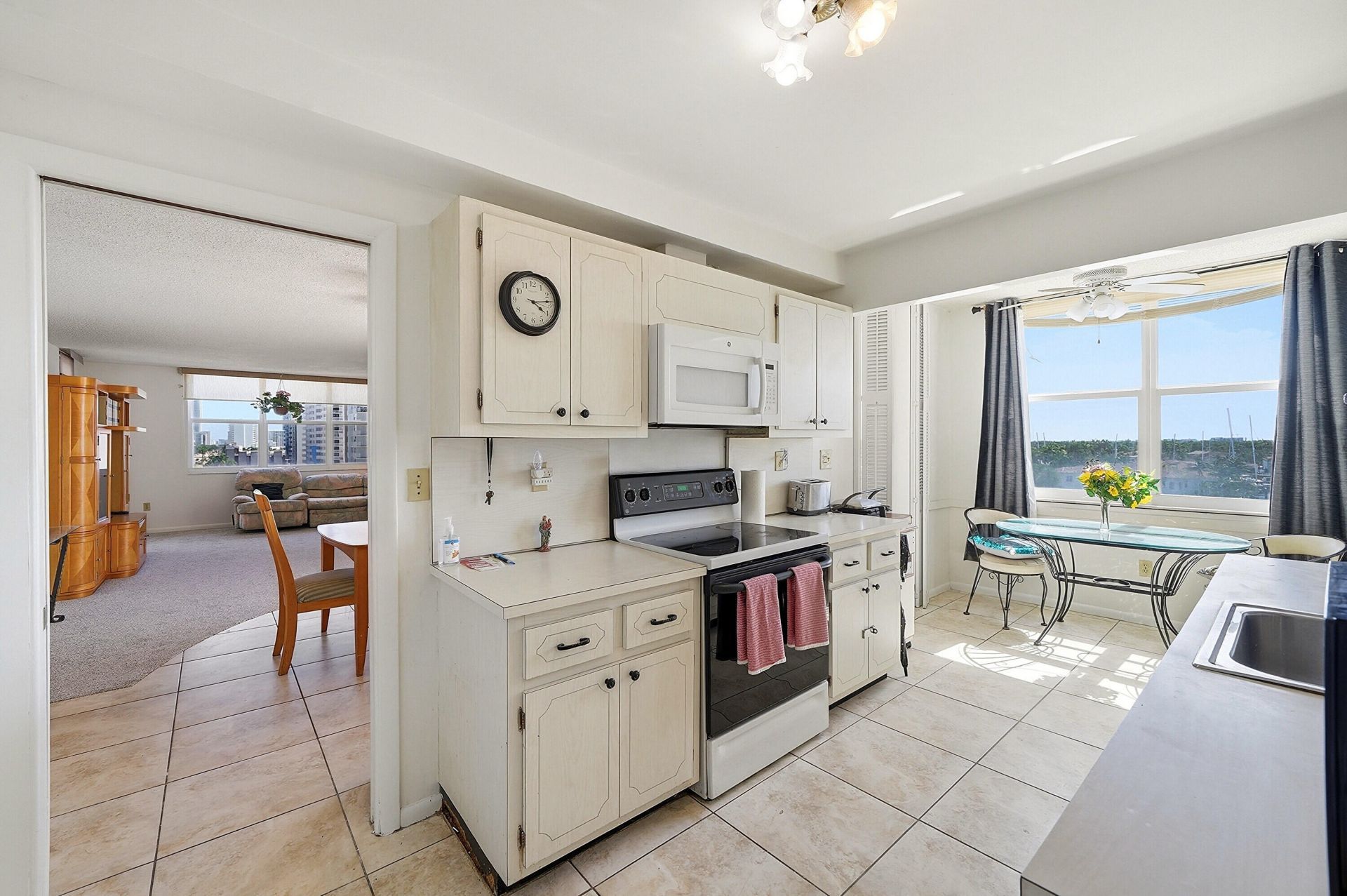 1401 S Ocean Drive, Unit 704, Hollywood, FL 33019 Photo