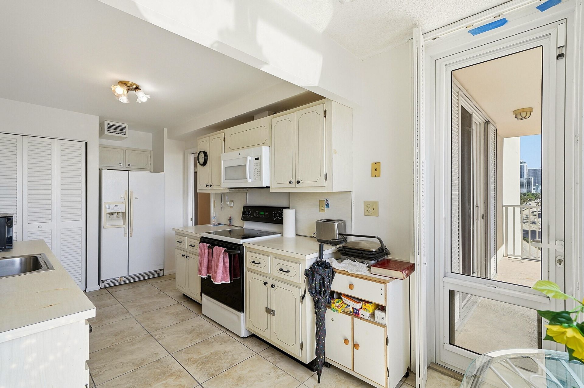 1401 S Ocean Drive, Unit 704, Hollywood, FL 33019 Photo