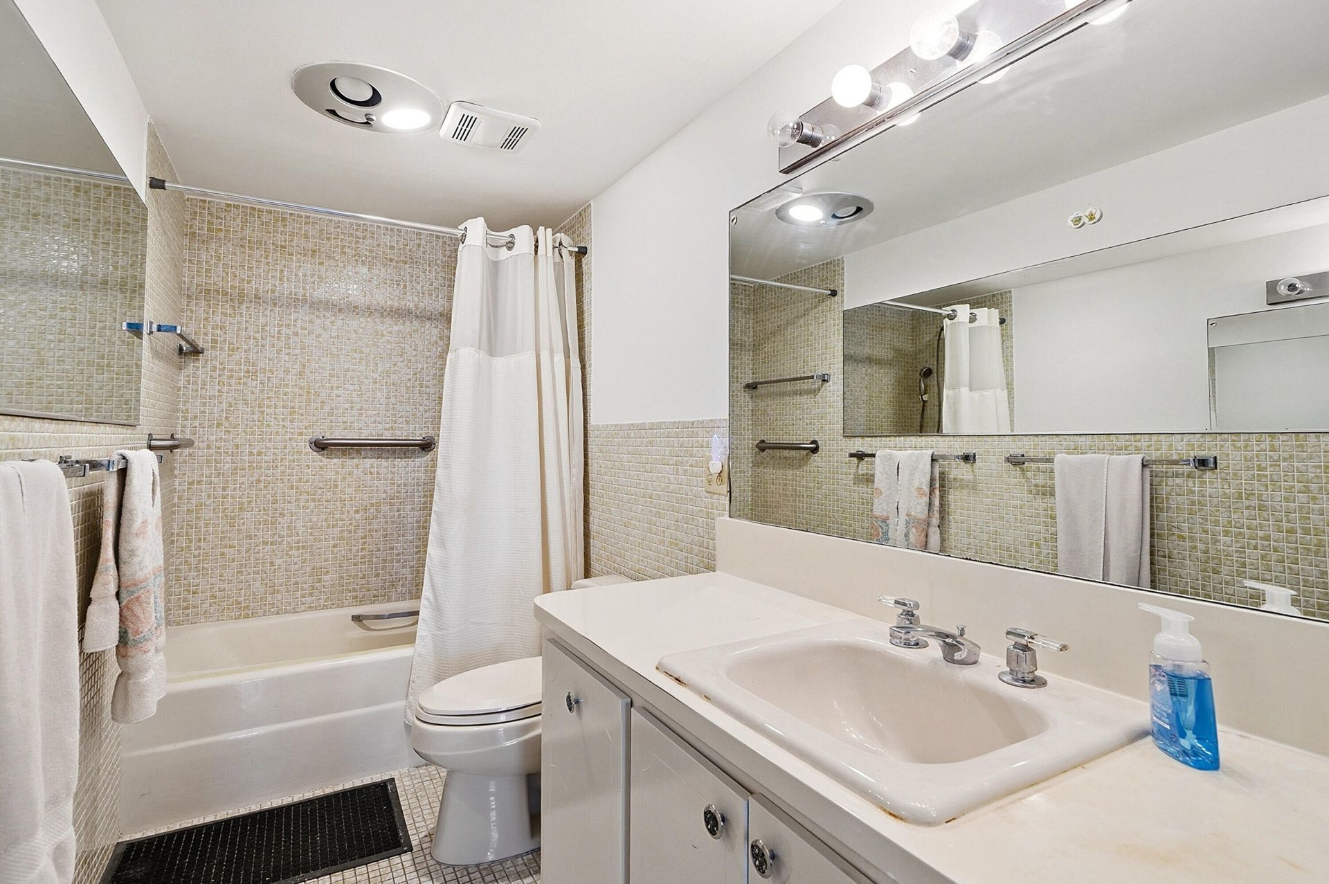 1401 S Ocean Drive, Unit 704, Hollywood, FL 33019 Photo