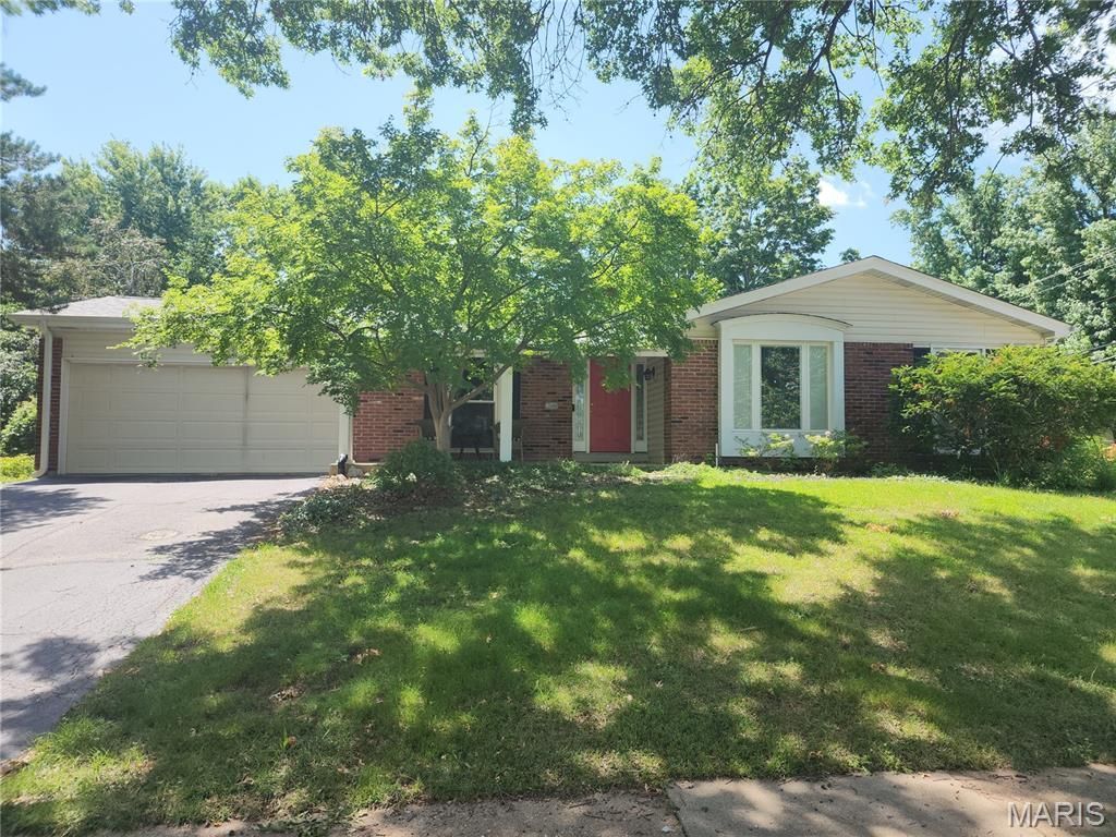 12080 Spruce Haven Drive , Creve Coeur, MO 63146 Main Photo