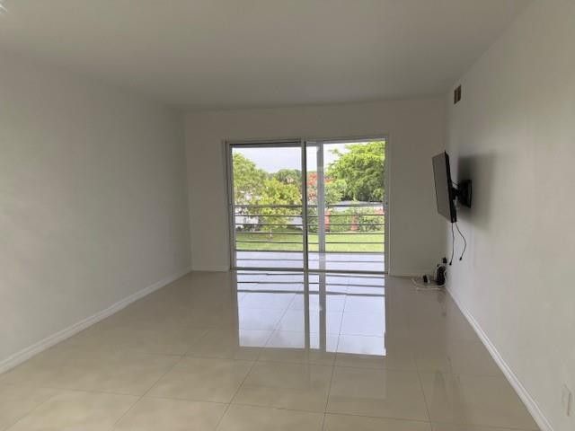9660 Sunrise Lakes Boulevard, Unit 306, Sunrise, FL 33322 Photo