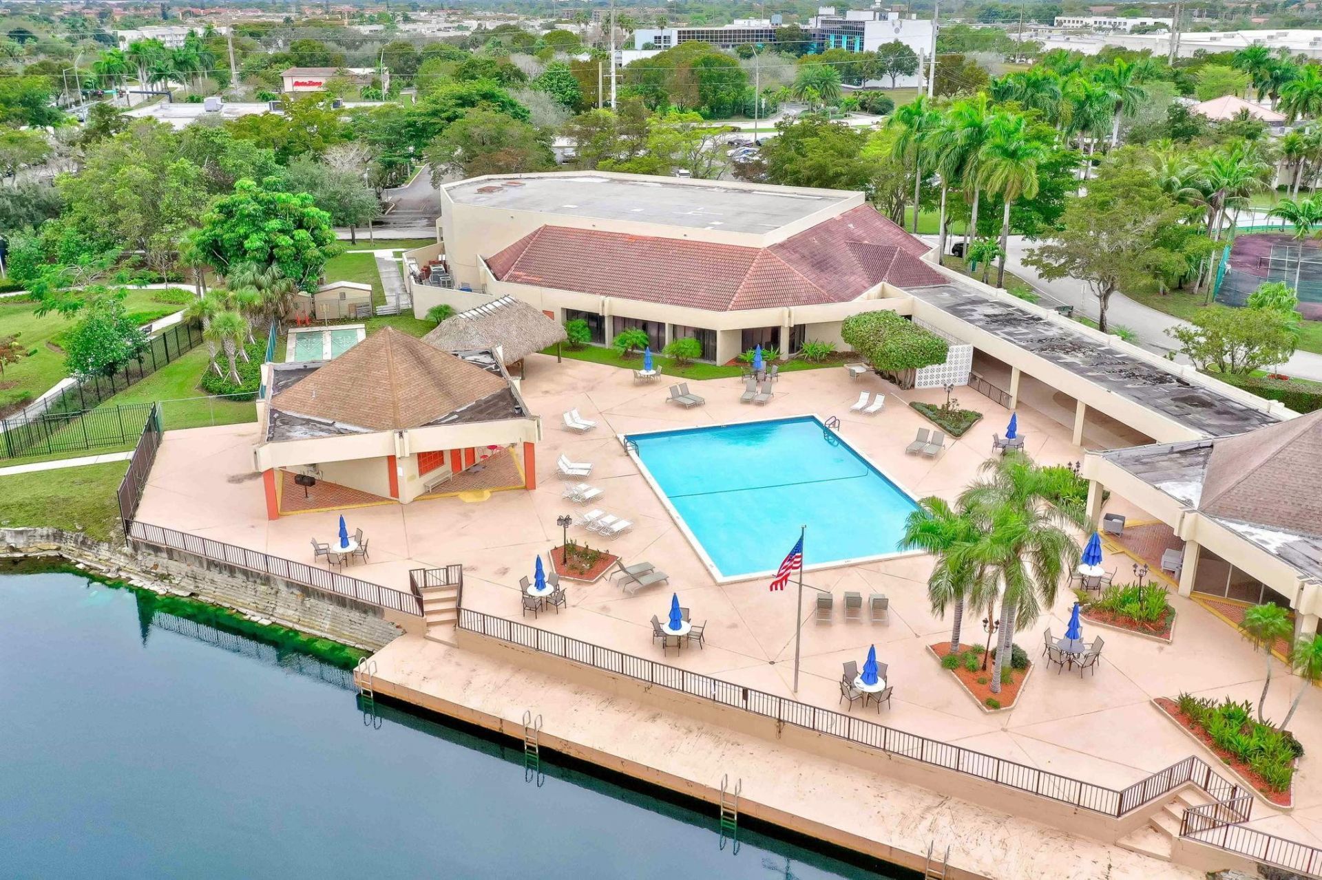 9660 Sunrise Lakes Boulevard, Unit 306, Sunrise, FL 33322 Photo