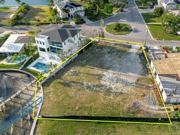 5102 W LONGFELLOW AVENUE, TAMPA, FL 33629