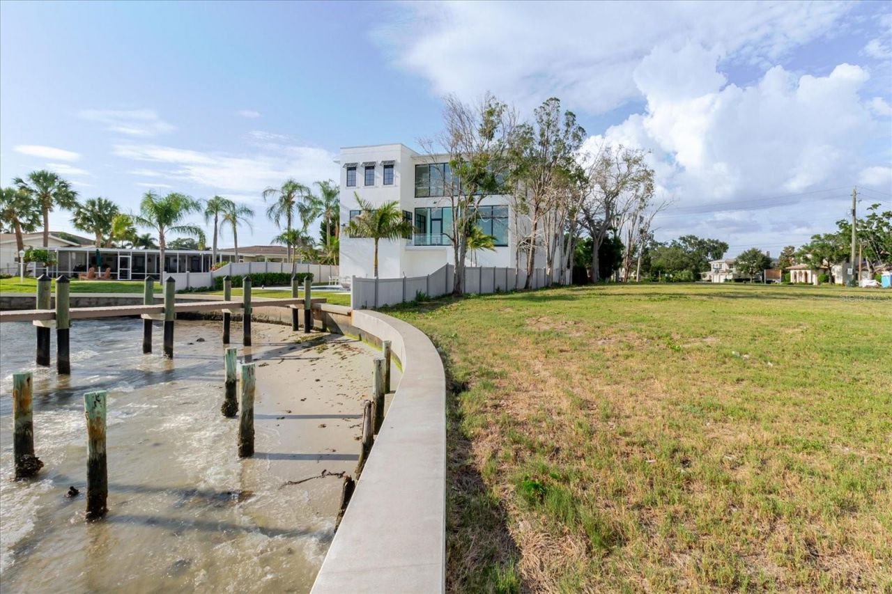 5102 W Longfellow Avenue, Tampa, FL 33629 Photo