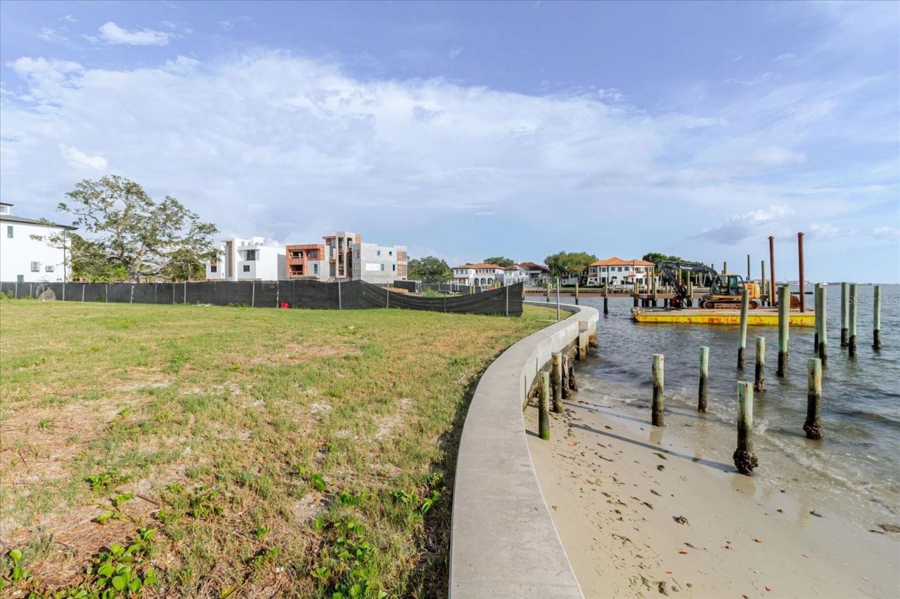 5102 W Longfellow Avenue, Tampa, FL 33629 Photo
