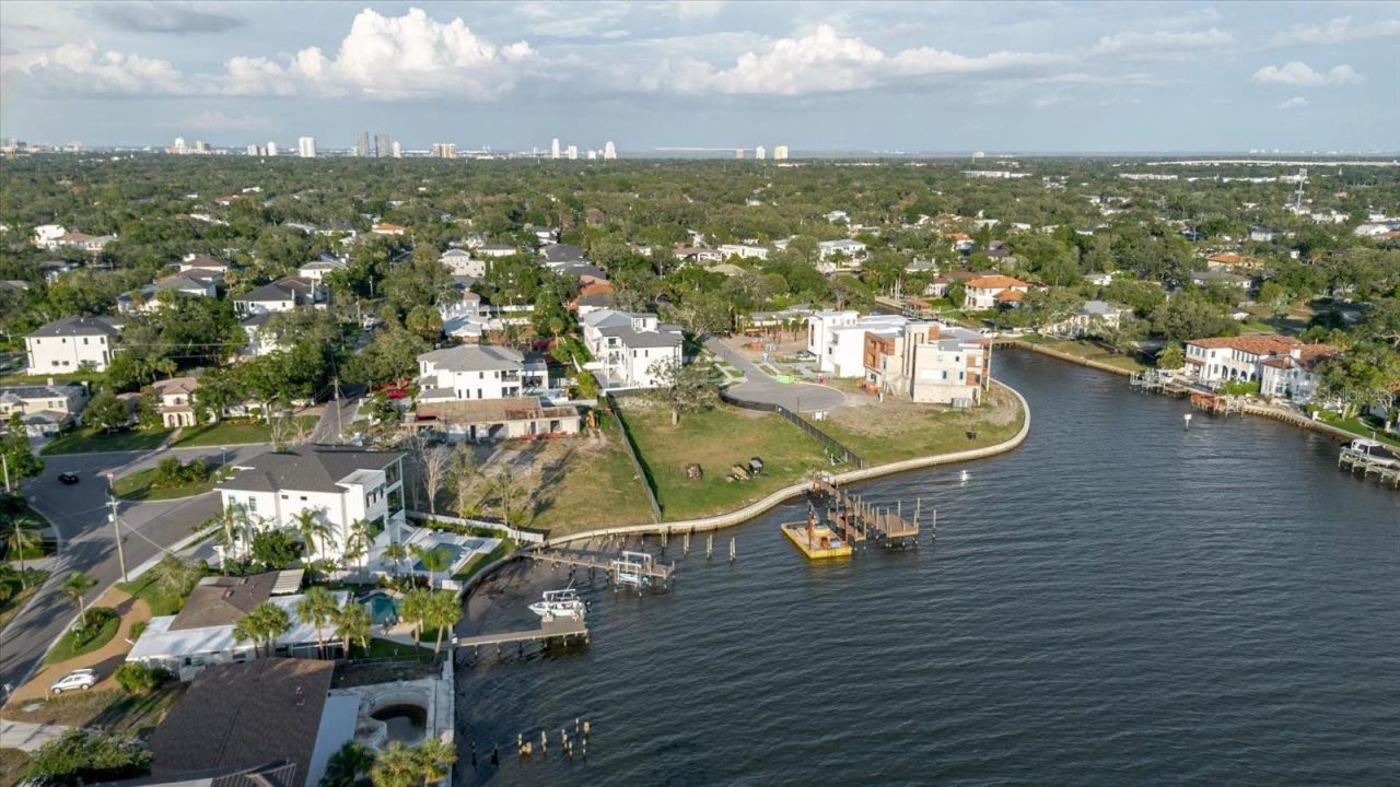 5102 W Longfellow Avenue, Tampa, FL 33629 Photo