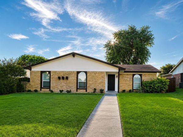 1037 Nancy Lane , Lancaster, TX 75134