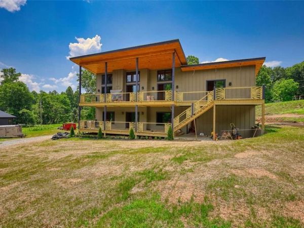 485 Church St , Blue Ridge, GA 30513