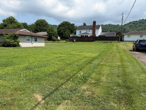 410 N 2nd Avenue, Paden City, WV 26159